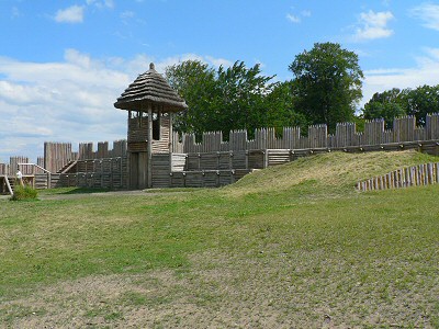 Pohled na Slovanské opevnené hradište