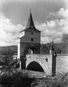 Most i s věžní bránou